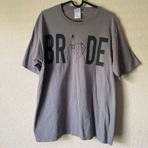 Woman's Bride Engaged Wedding 100% Cotton Gray Short Sleeve T-Shirt Size Large